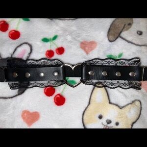 goth/emo adjustable heart lace garter